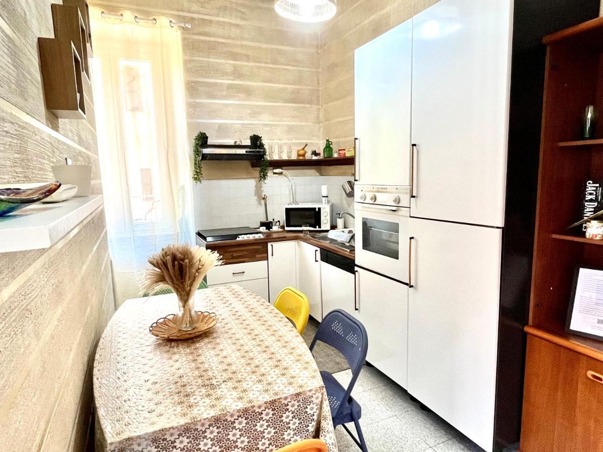 Romuhouse Economy Apartment Metro B Exterior photo